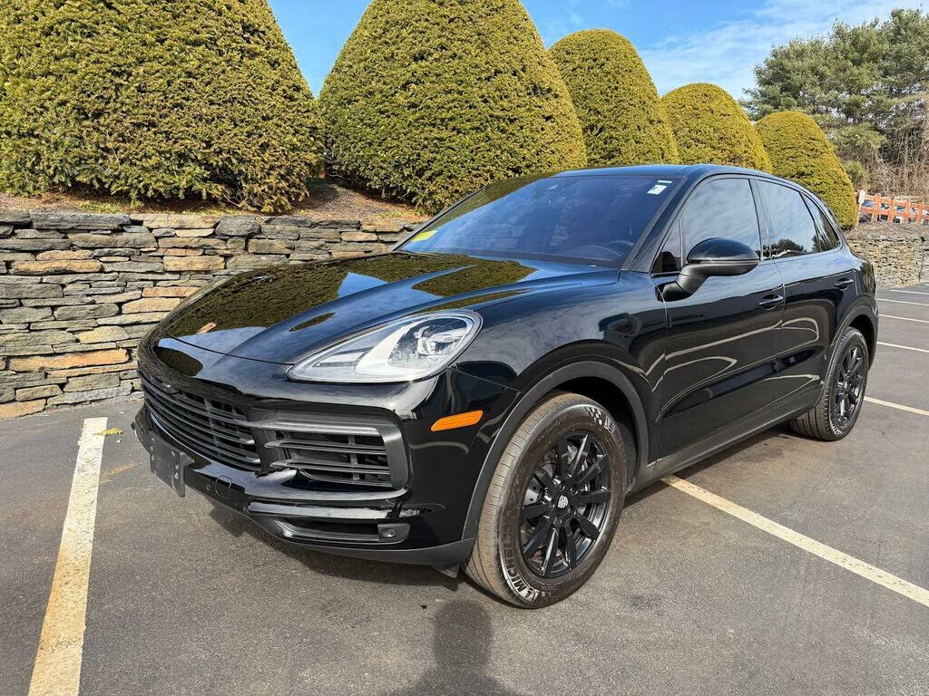 2022 PORSCHE Cayenne