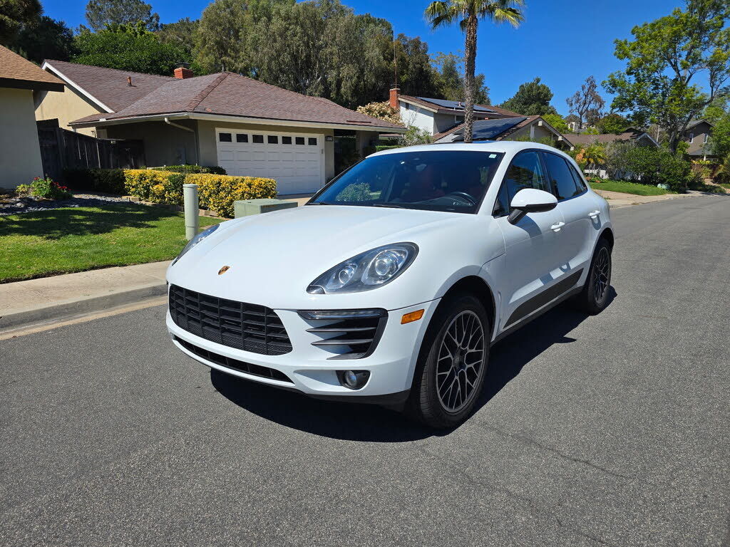 2015 PORSCHE Macan