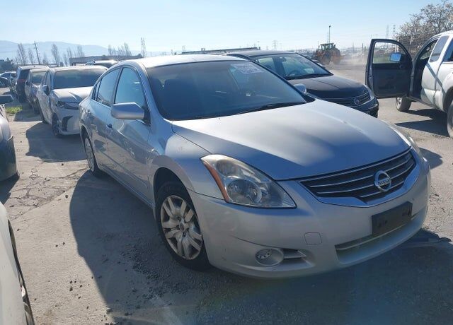 2012 NISSAN Altima