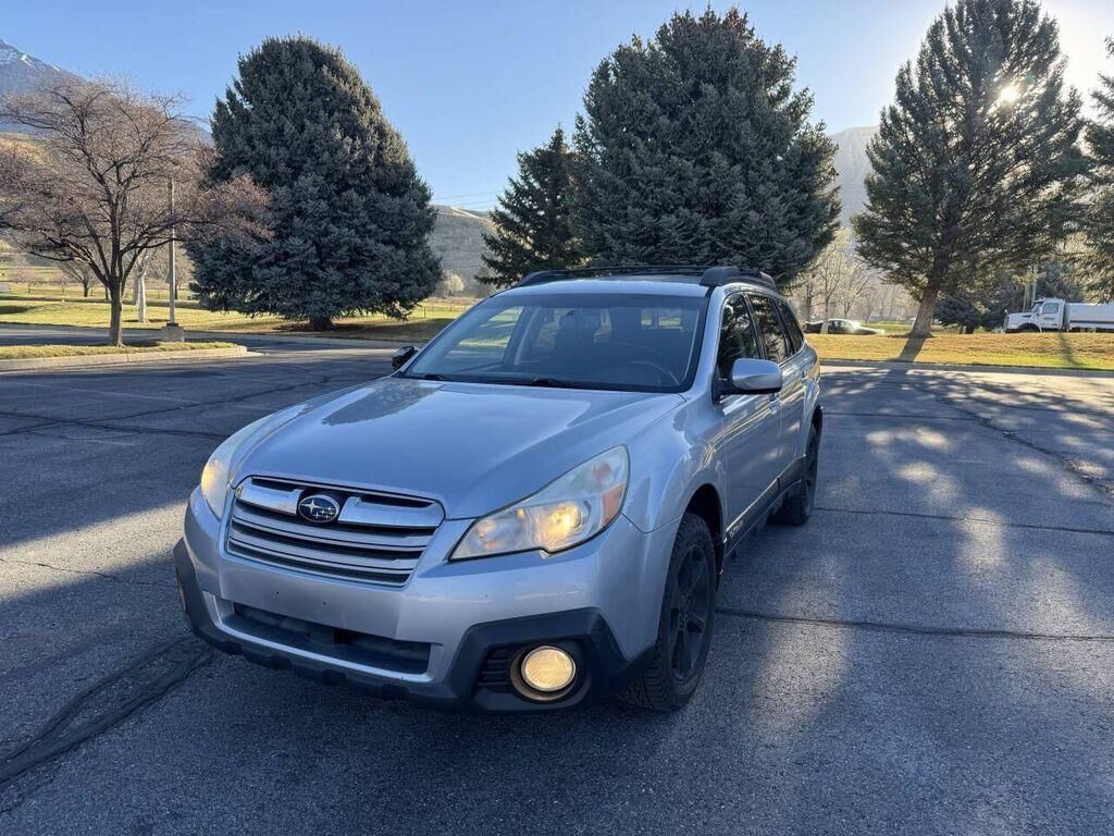 2013 SUBARU Outback