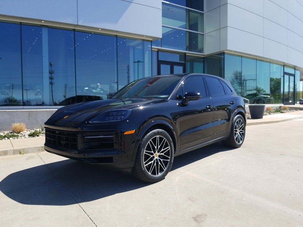 2024 PORSCHE Cayenne