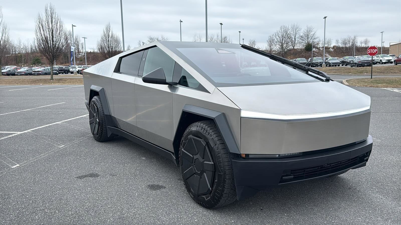 2024 TESLA Cybertruck