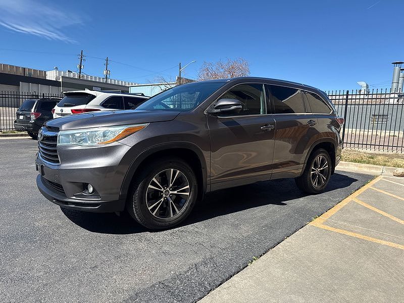 2016 TOYOTA Highlander