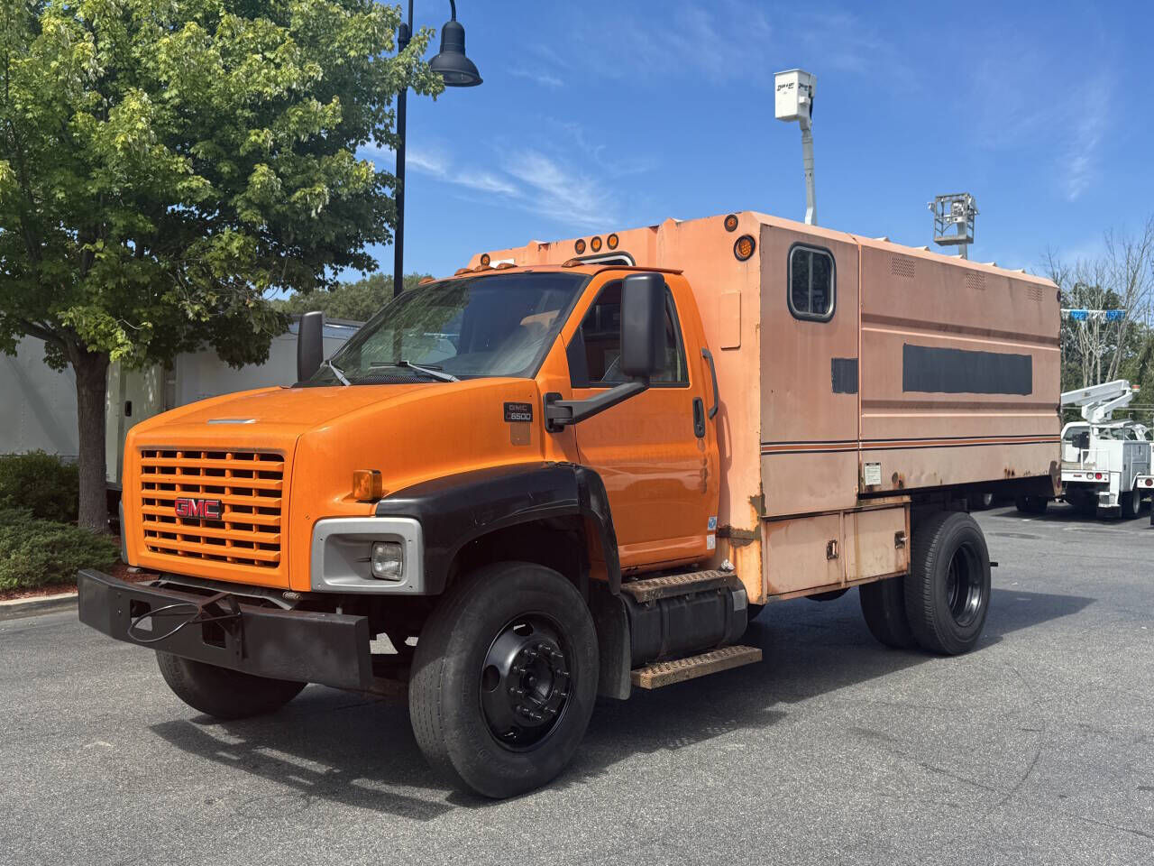 2004 GMC C6