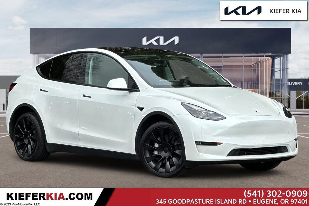 2023 TESLA Model Y
