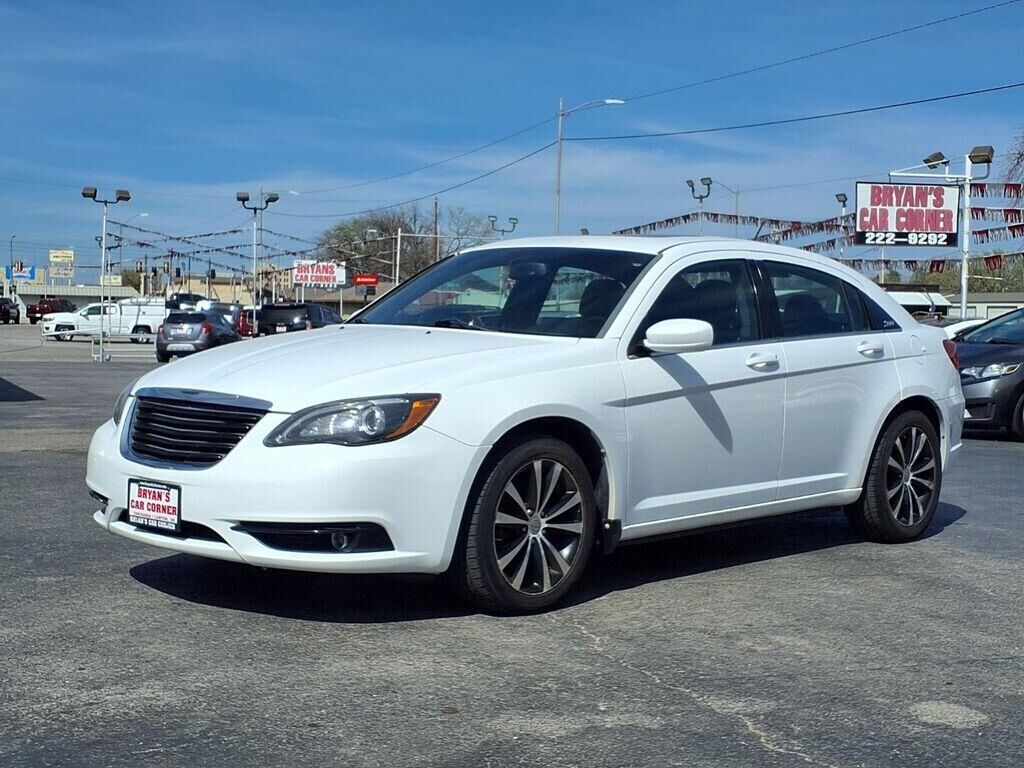 2013 CHRYSLER 200