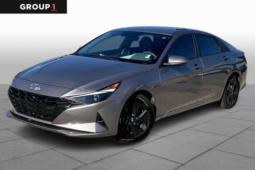 2022 HYUNDAI Elantra