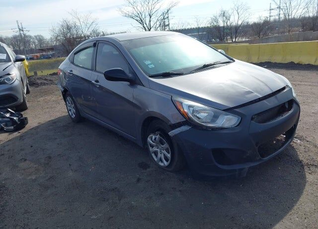 2014 HYUNDAI Accent