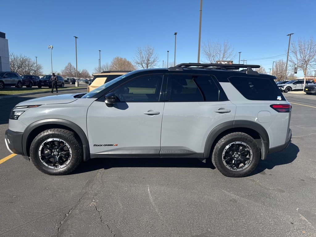 2024 NISSAN Pathfinder