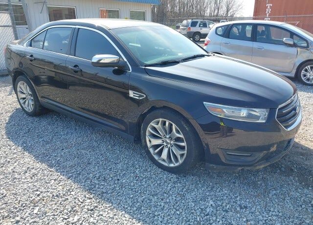 2013 FORD Taurus