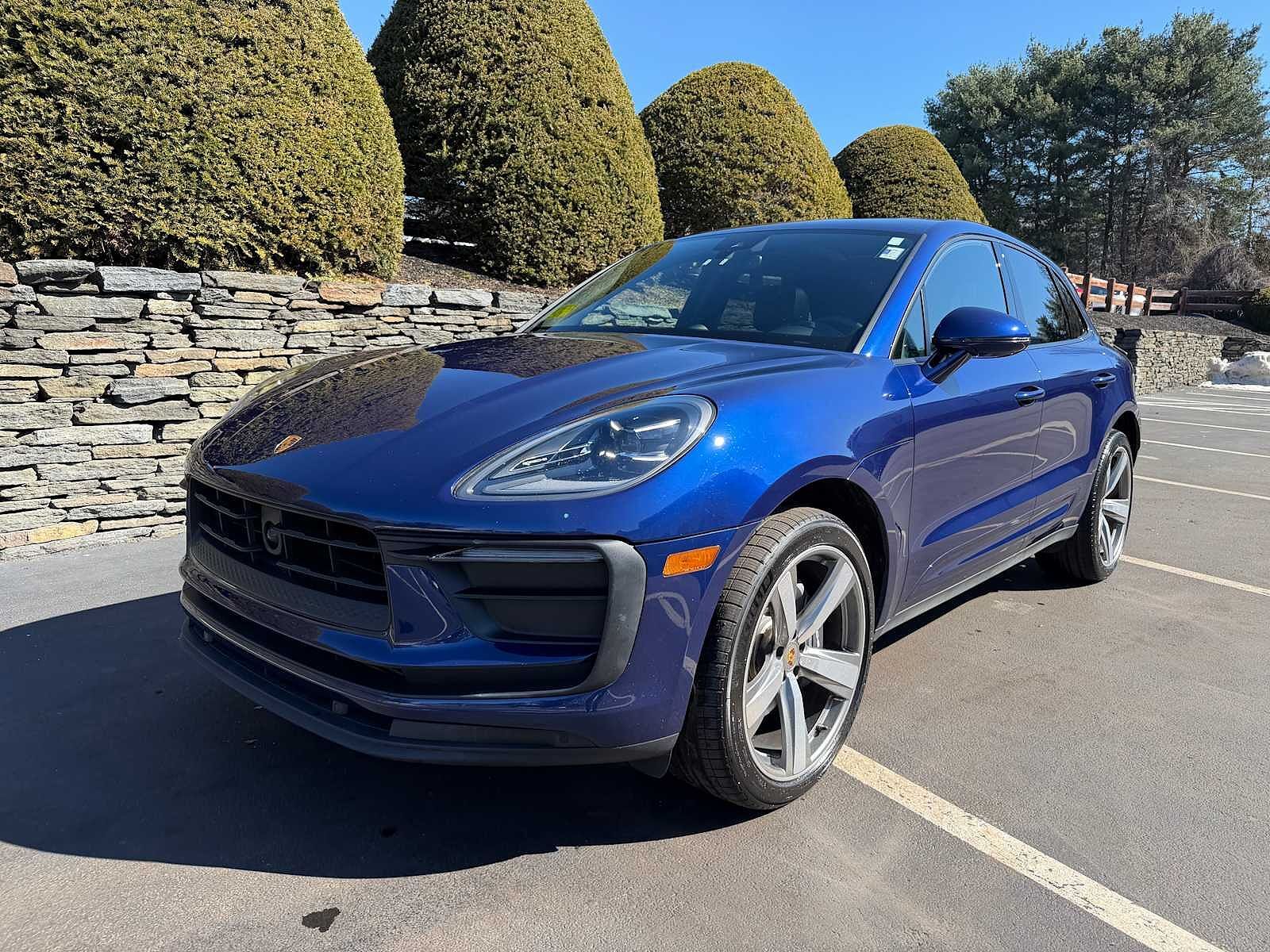 2024 PORSCHE Macan