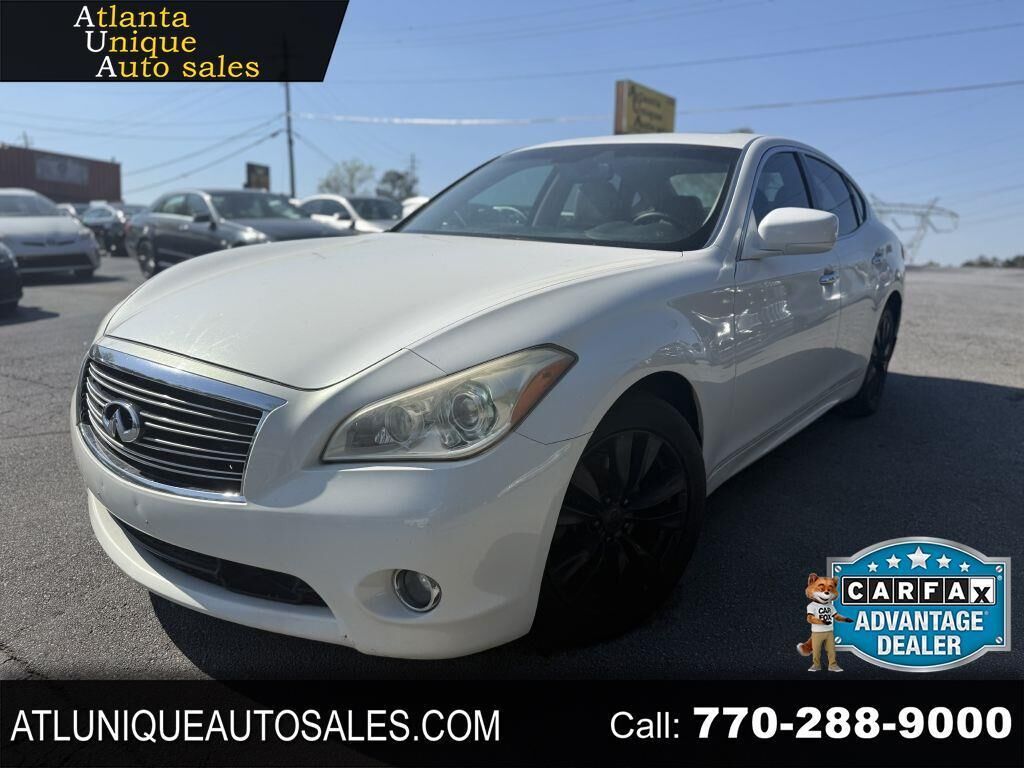 2011 INFINITI M56