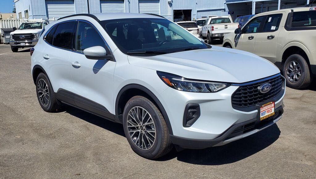 2025 FORD Escape