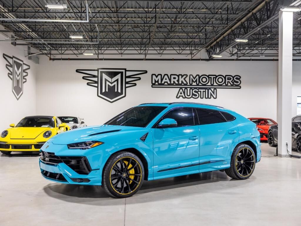 2024 LAMBORGHINI URUS