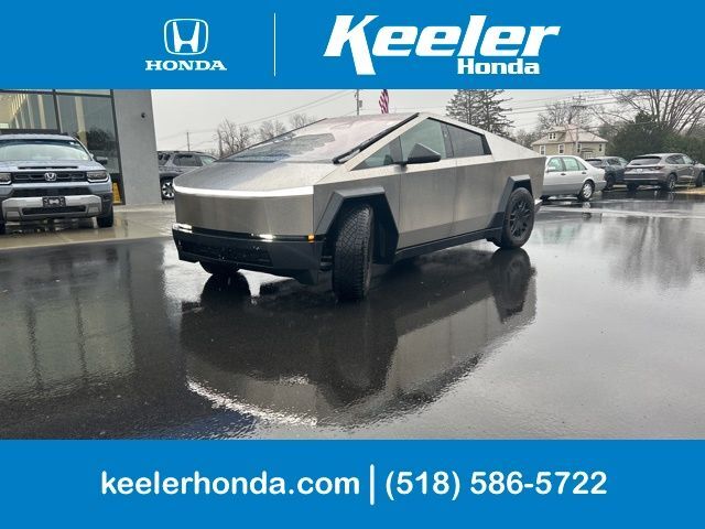 2025 TESLA Cybertruck