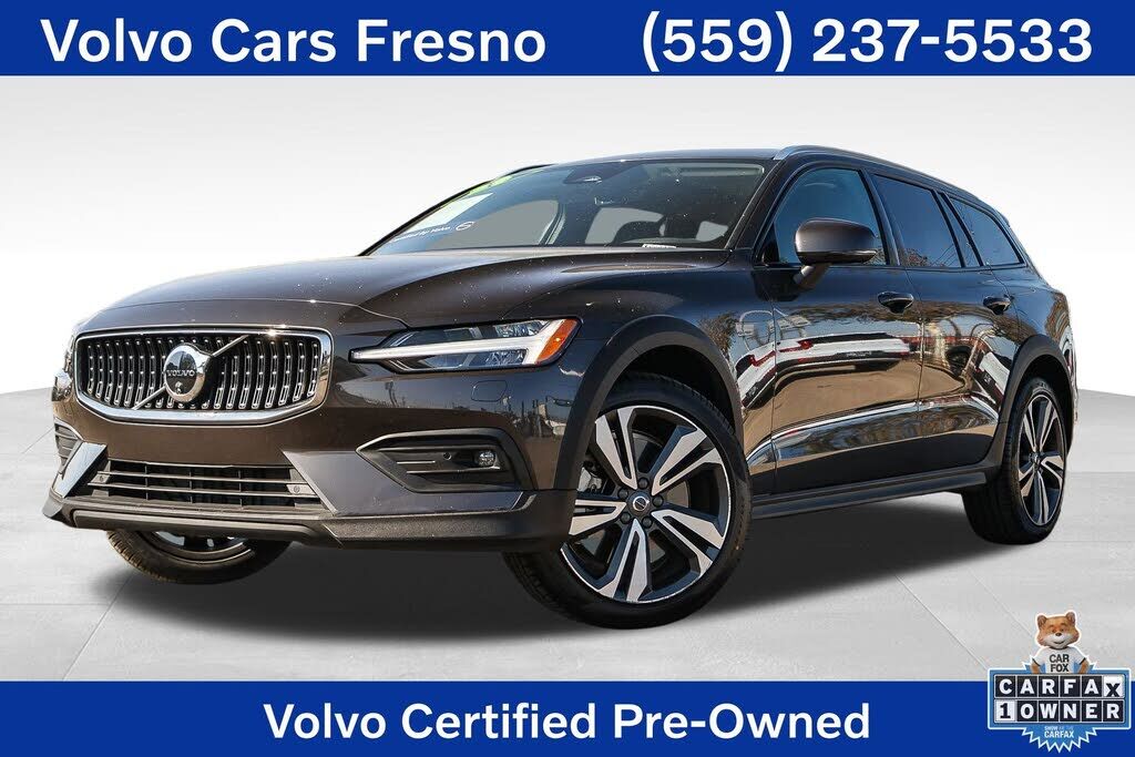 2025 VOLVO V60CC