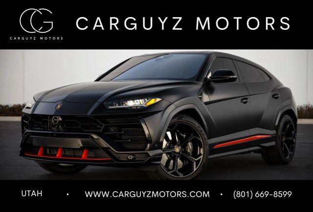 2022 LAMBORGHINI URUS