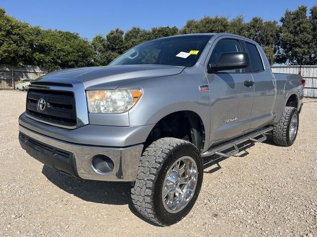 2011 TOYOTA Tundra