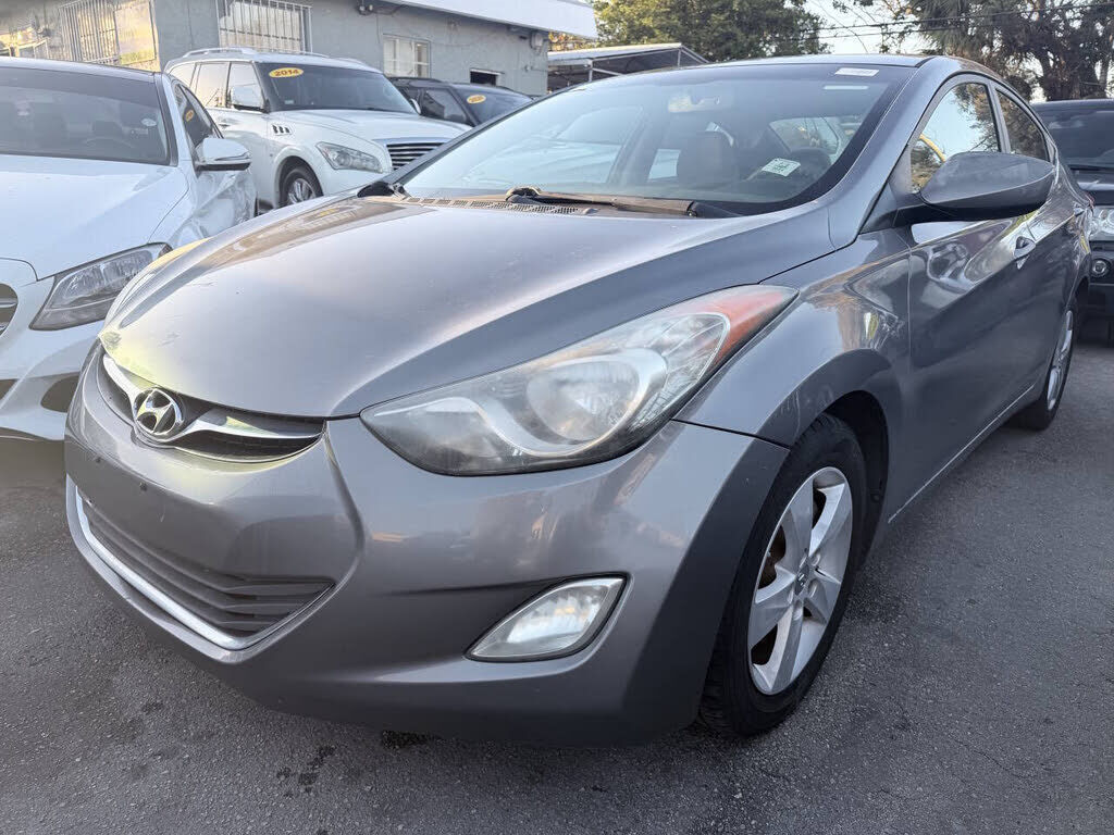 2012 HYUNDAI Elantra