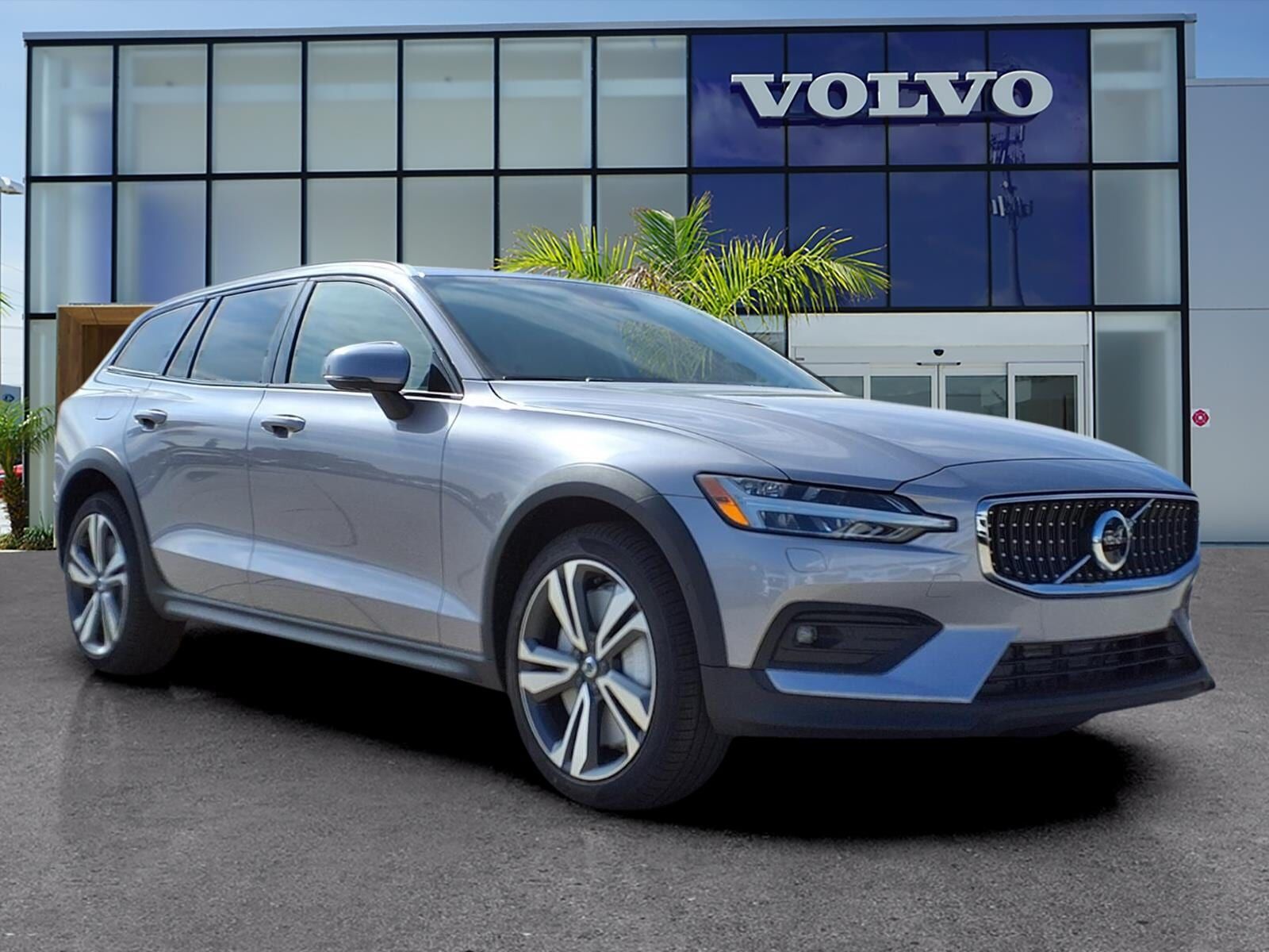 2026 VOLVO V60CC