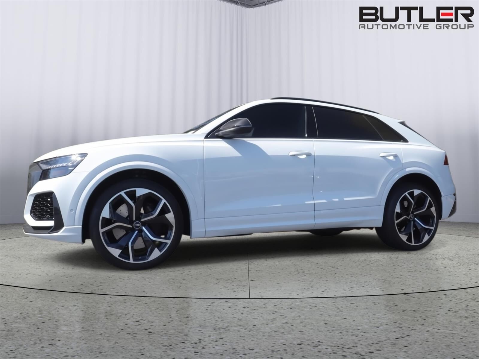 2024 AUDI RS Q8