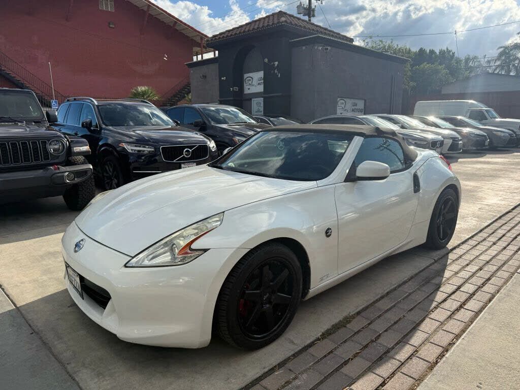 2010 NISSAN 370Z