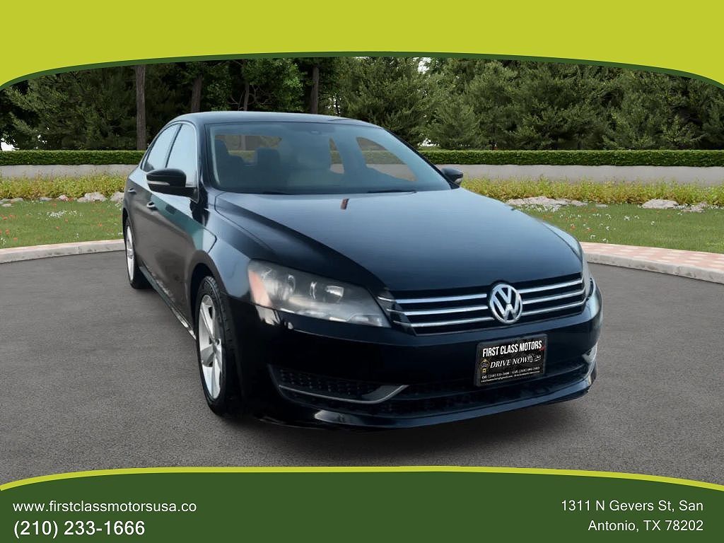 2013 VOLKSWAGEN Passat