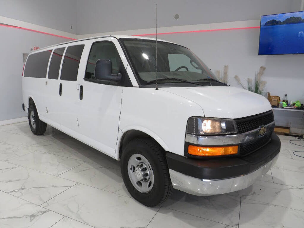 2017 CHEVROLET Express