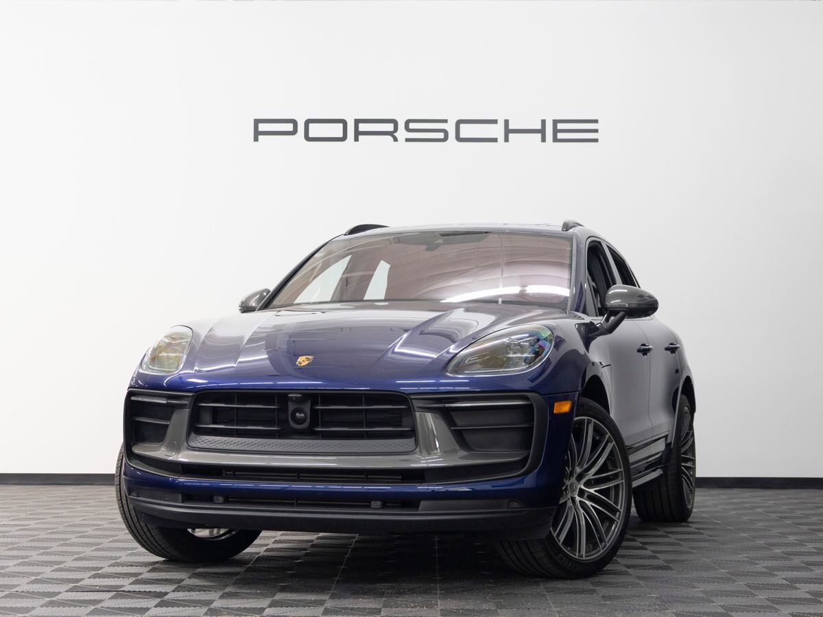 2025 PORSCHE Macan