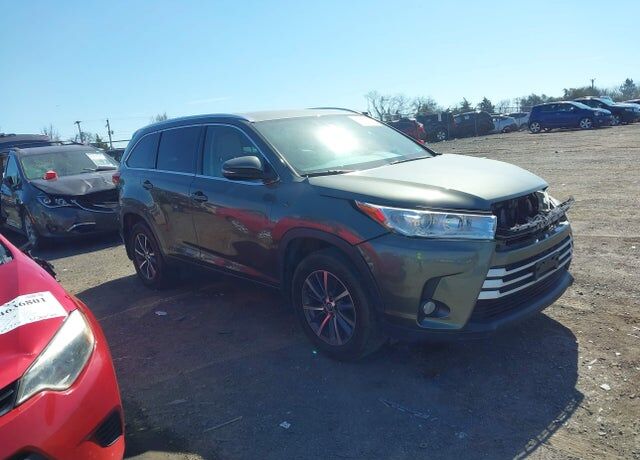 2017 TOYOTA Highlander