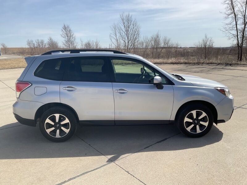 2018 SUBARU Forester