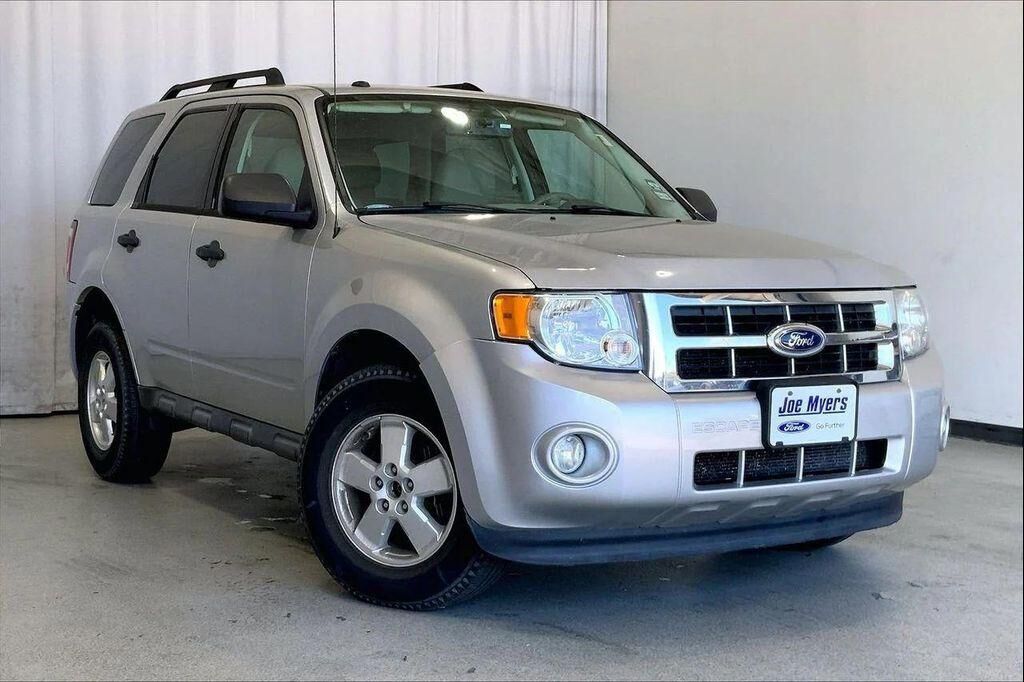 2011 FORD Escape