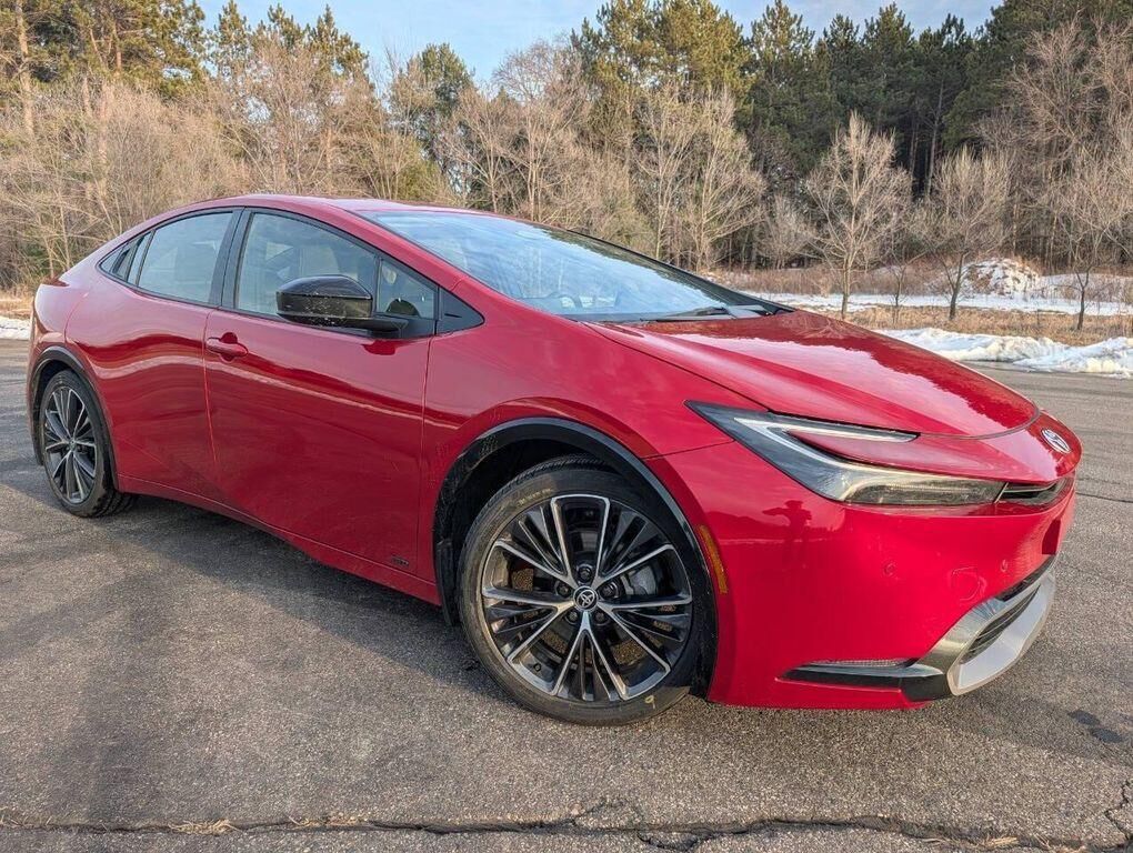 2024 TOYOTA PRIUS