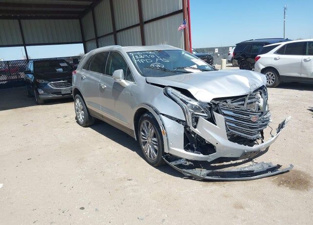 2017 CADILLAC XT5