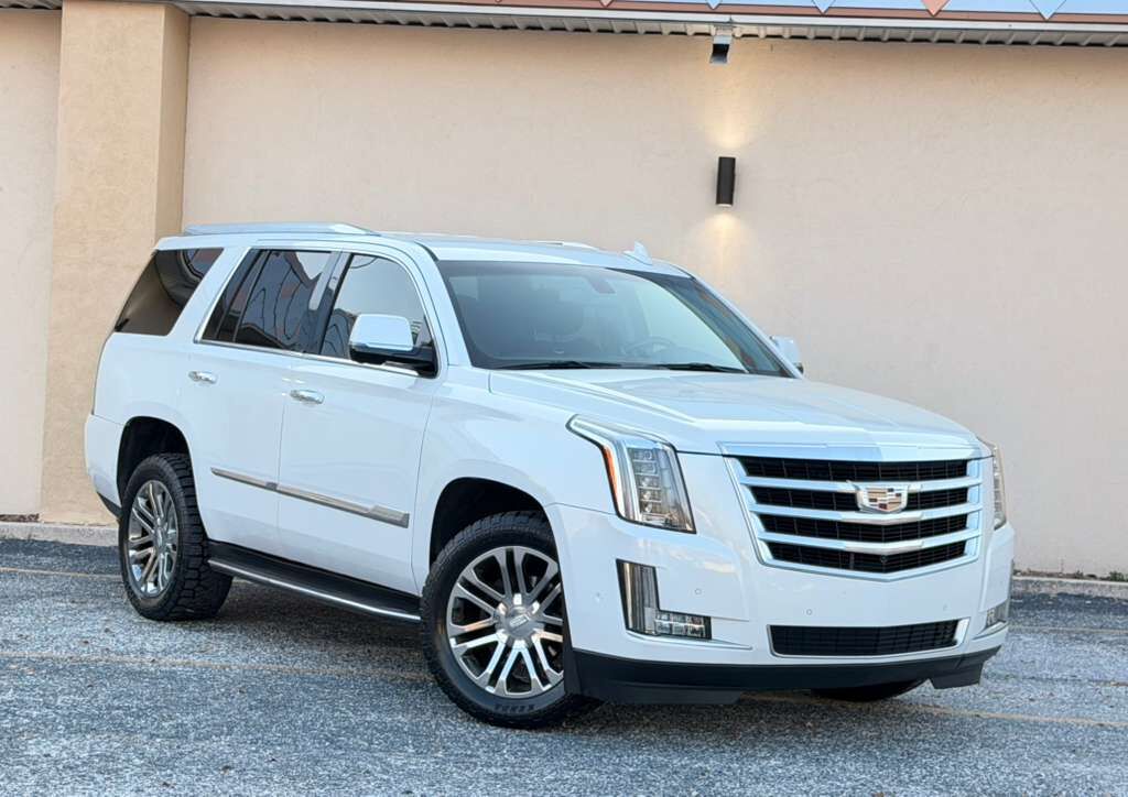 2017 CADILLAC Escalade