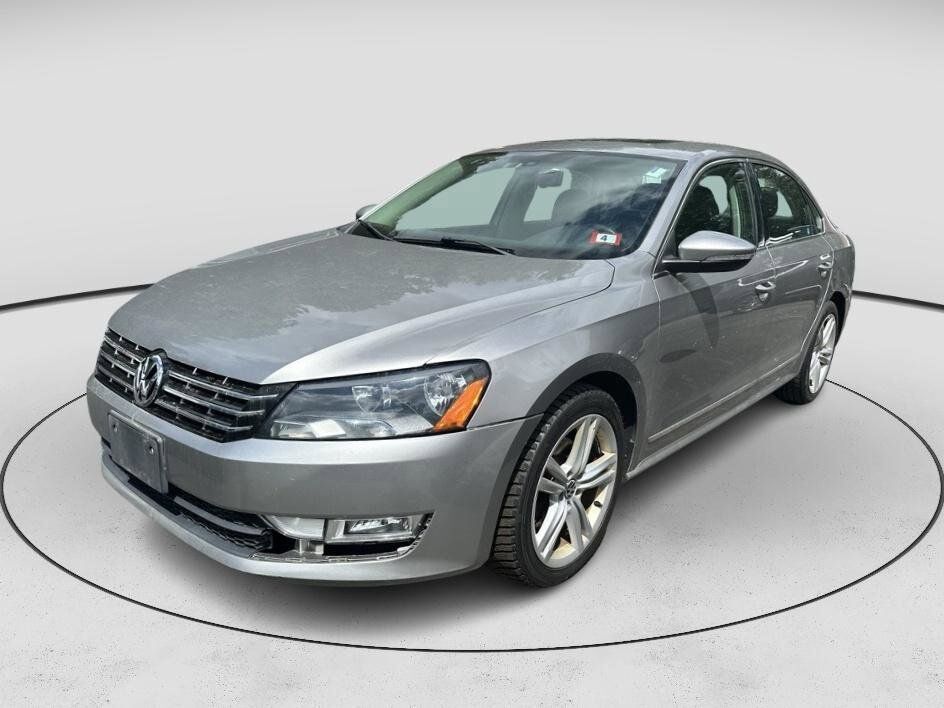 2012 VOLKSWAGEN Passat