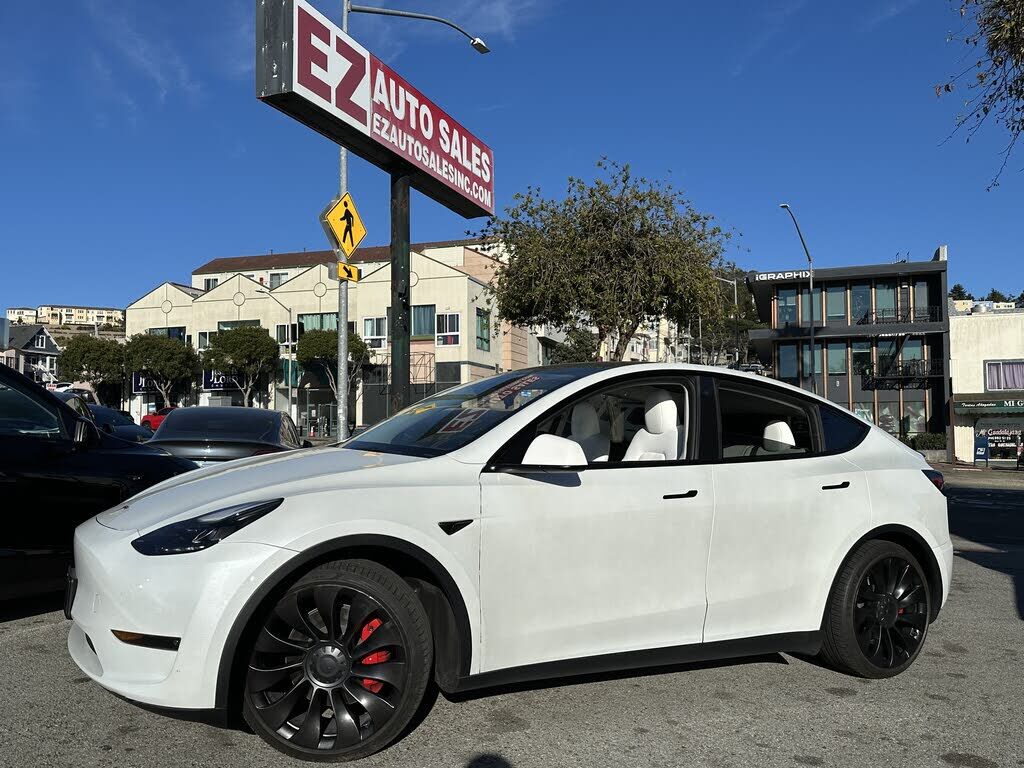 2023 TESLA Model Y