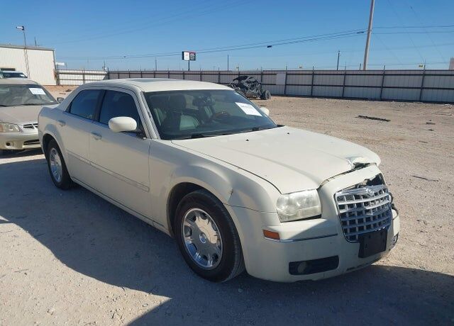 2005 CHRYSLER 300