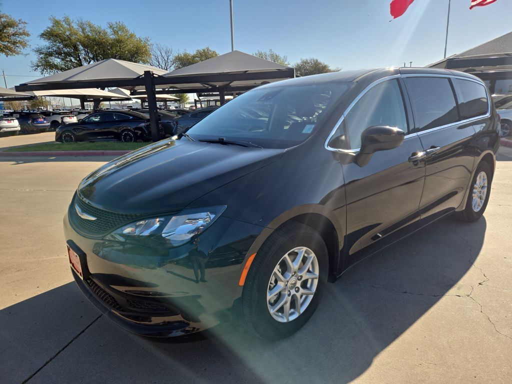 2024 CHRYSLER Voyager