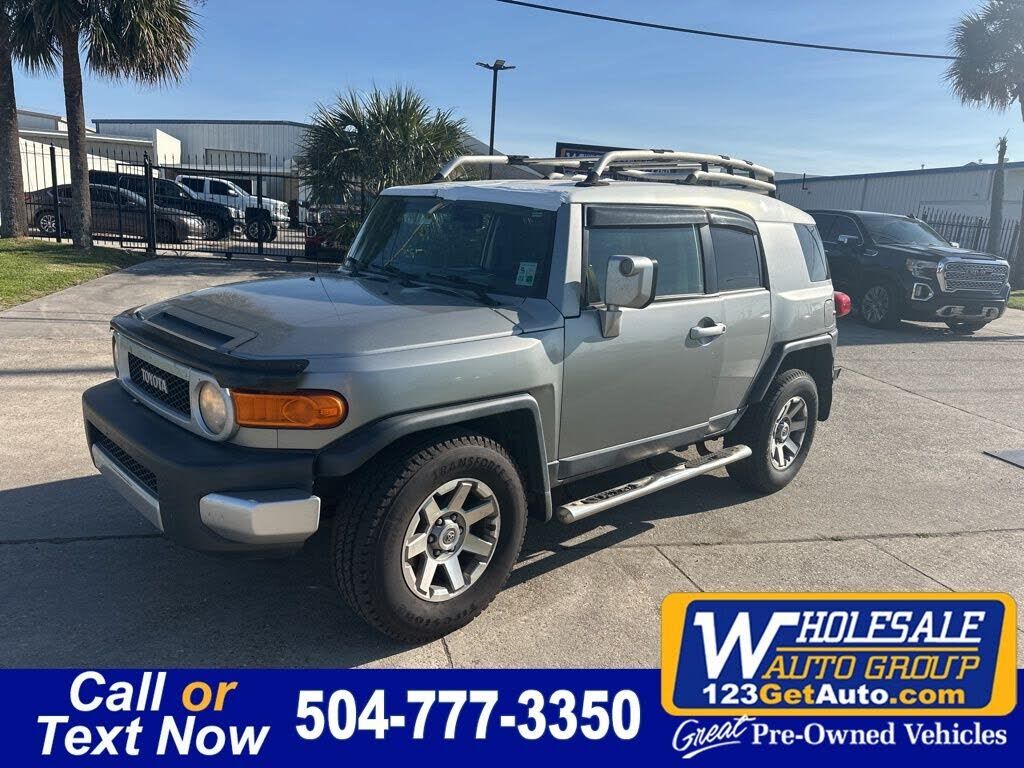 2011 TOYOTA FJ Cruiser