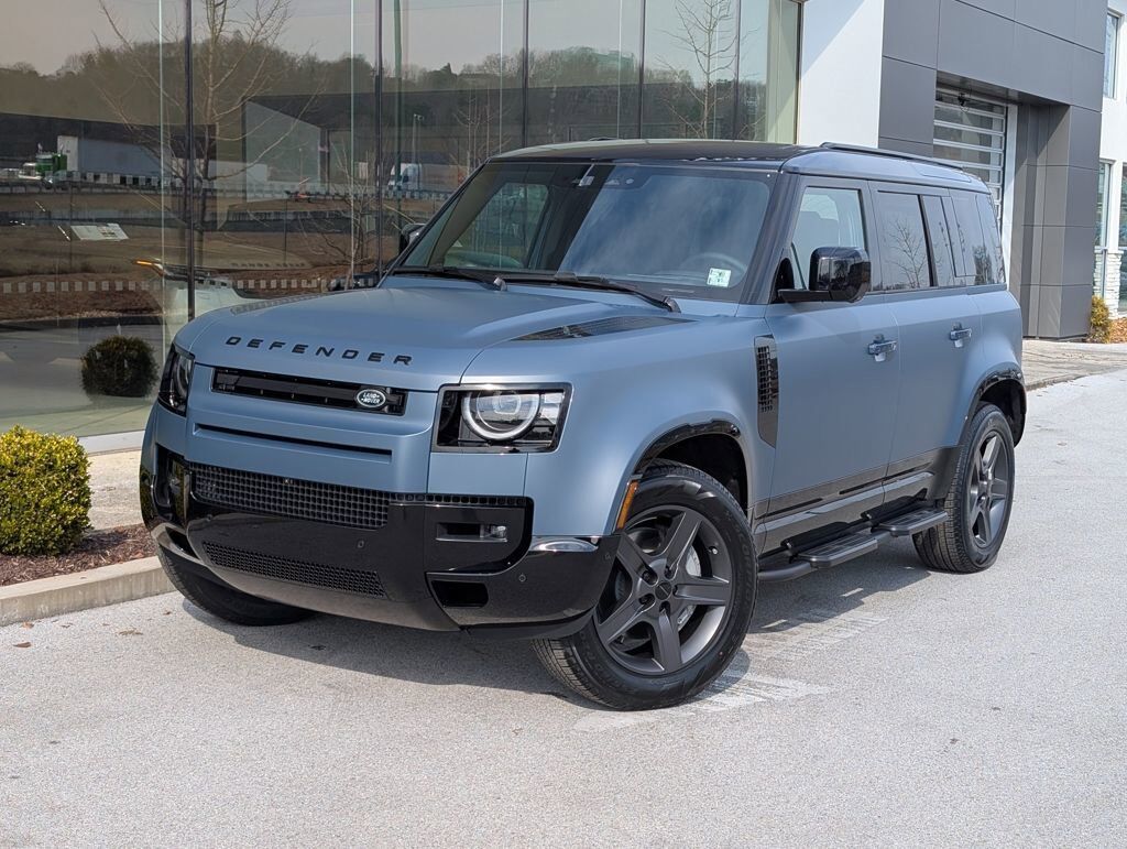 2026 LAND ROVER Defender