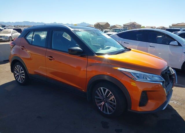 2023 NISSAN Kicks