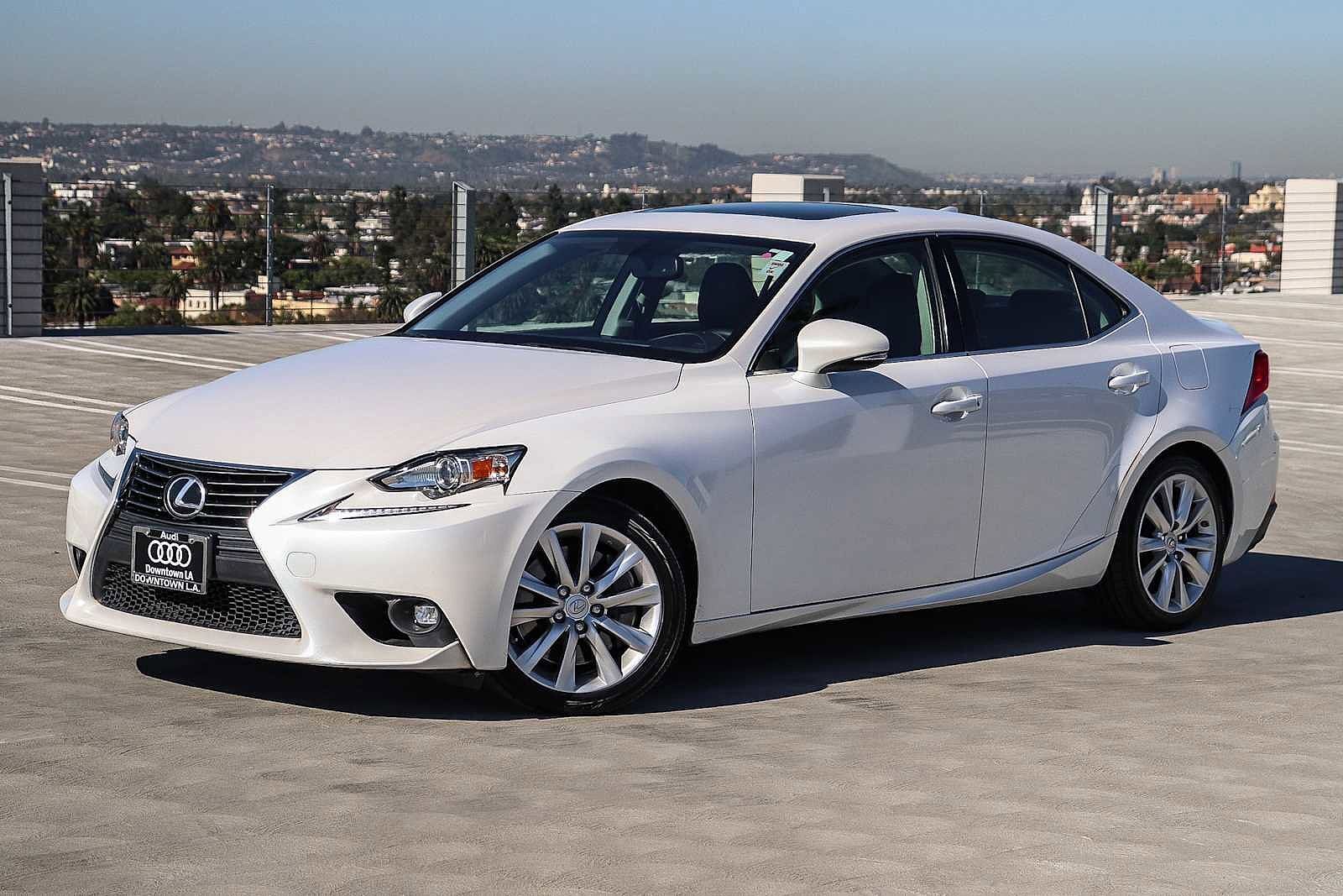 2016 LEXUS IS