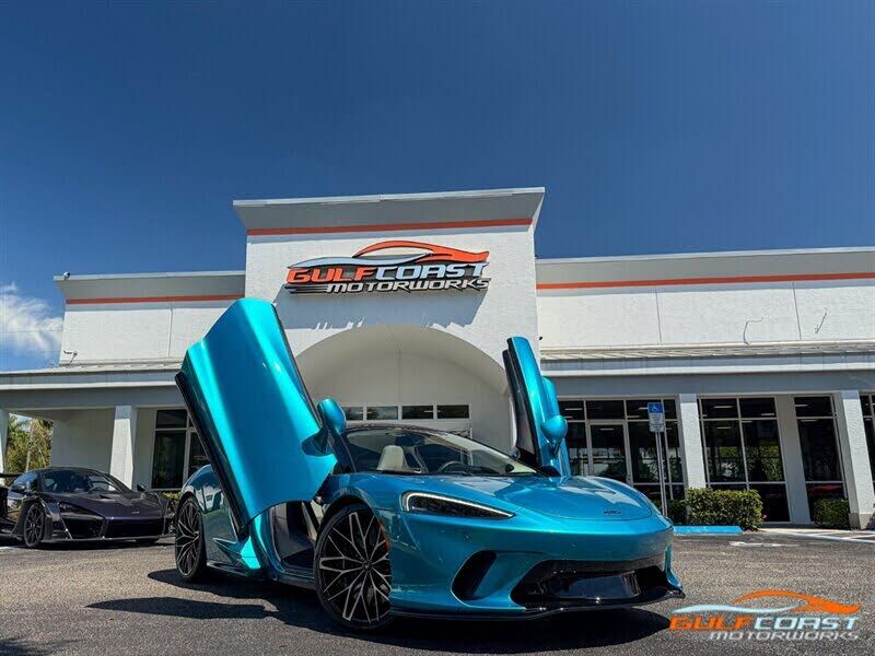 2023 MCLAREN GT