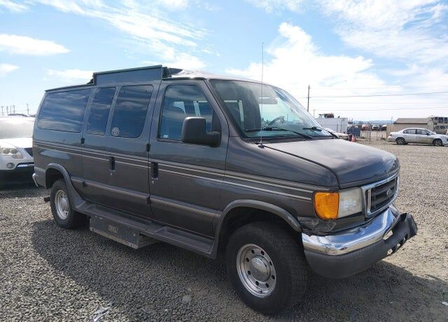 2005 FORD E-350