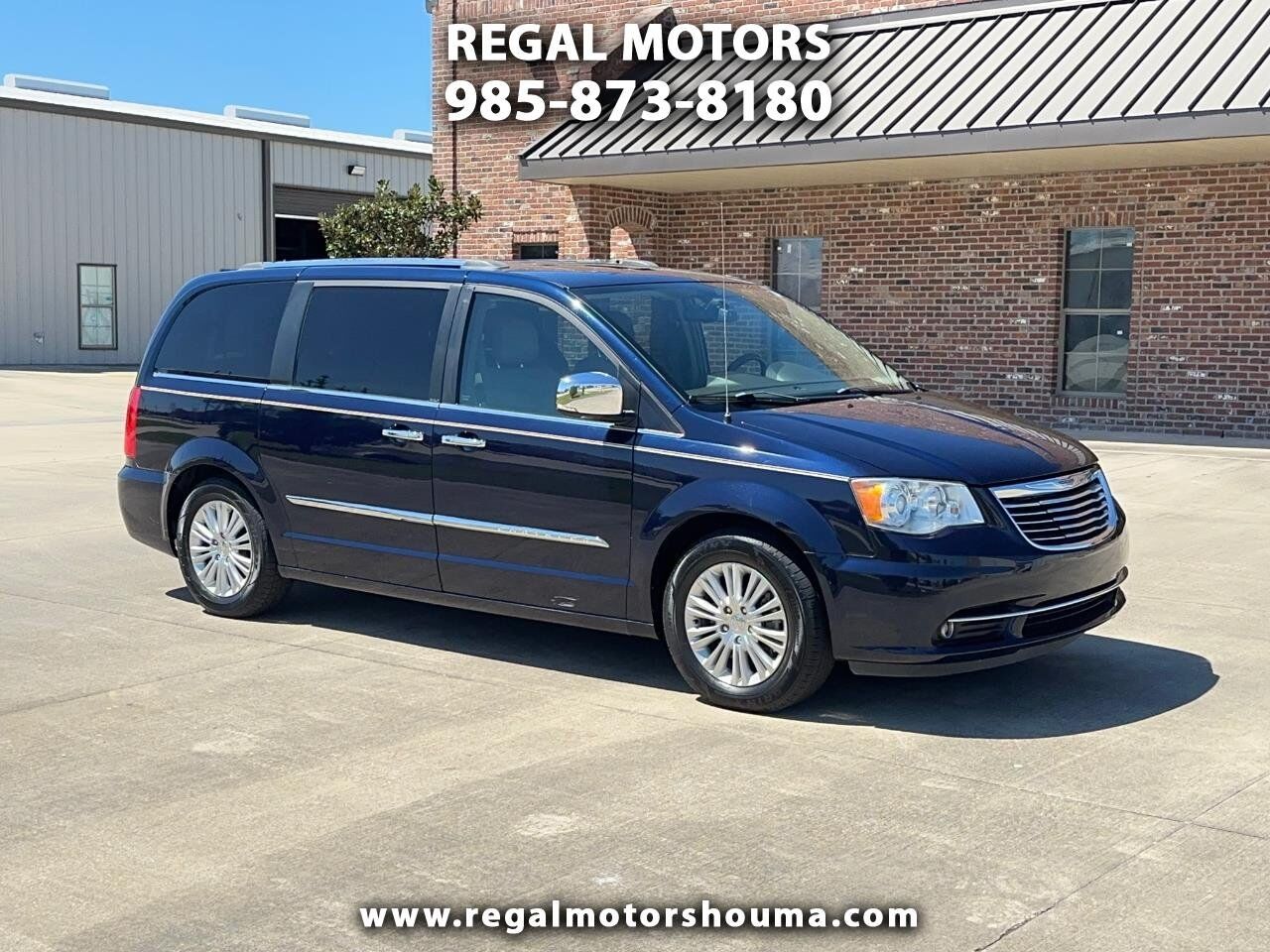 2012 CHRYSLER Town and Country