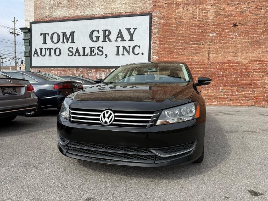 2012 VOLKSWAGEN Passat