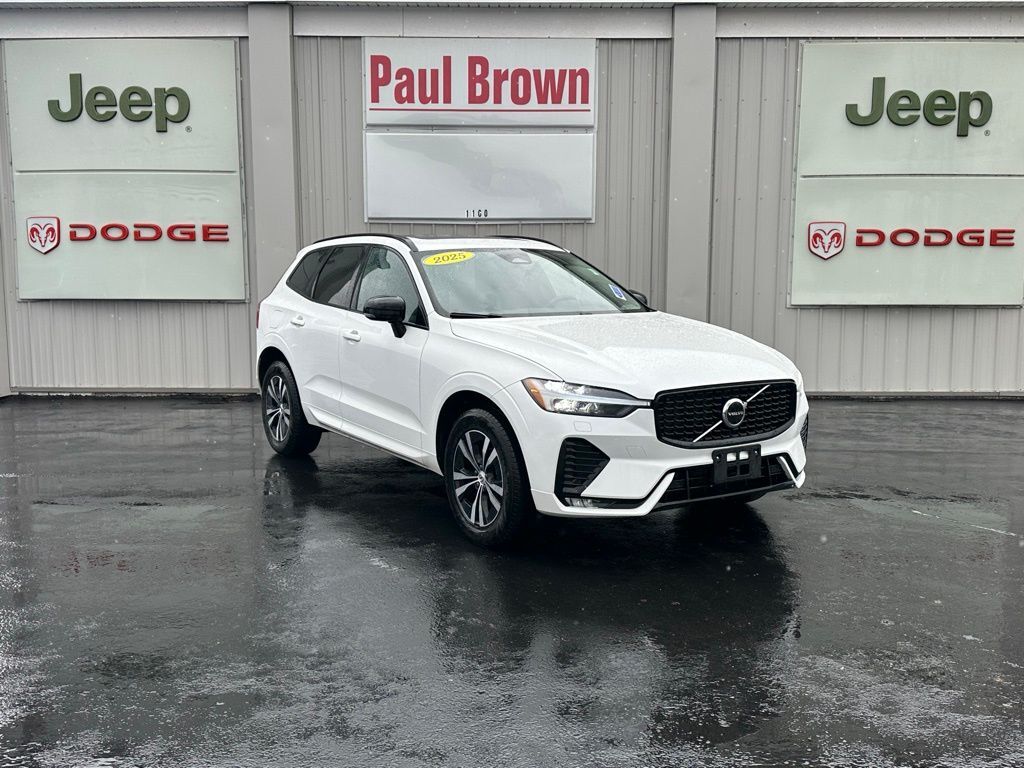 2025 VOLVO XC60