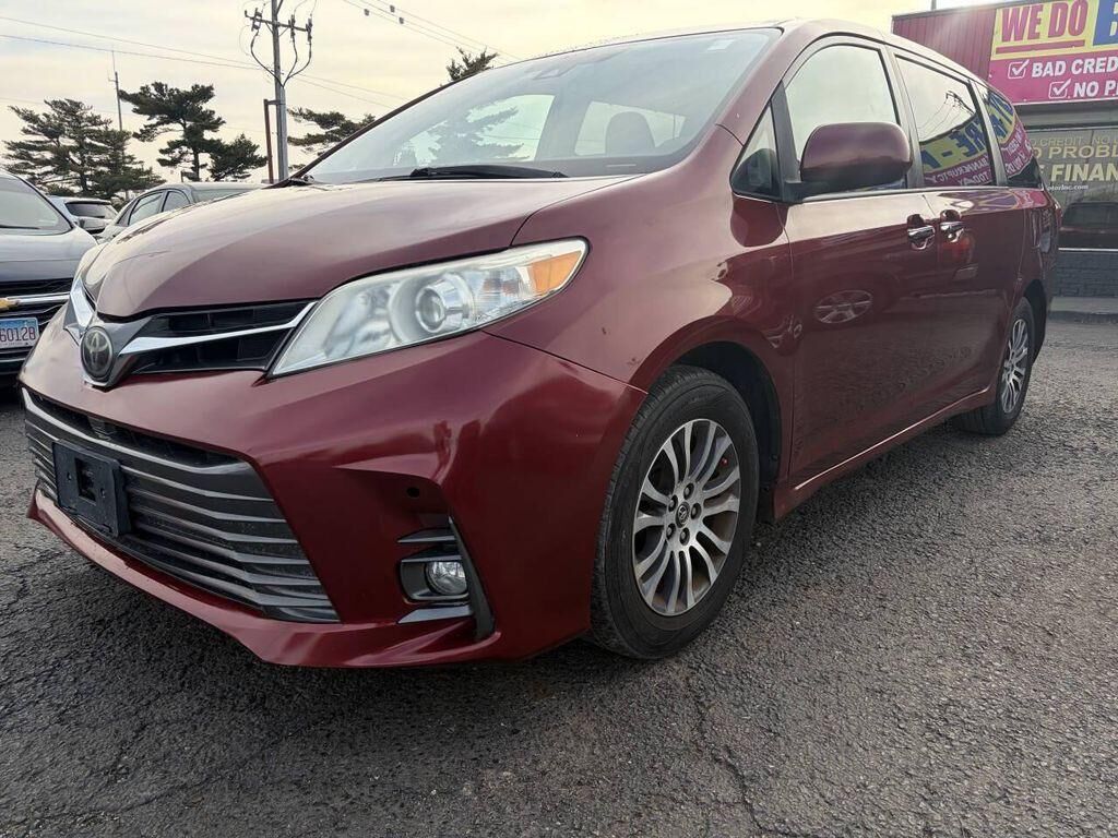 2018 TOYOTA Sienna