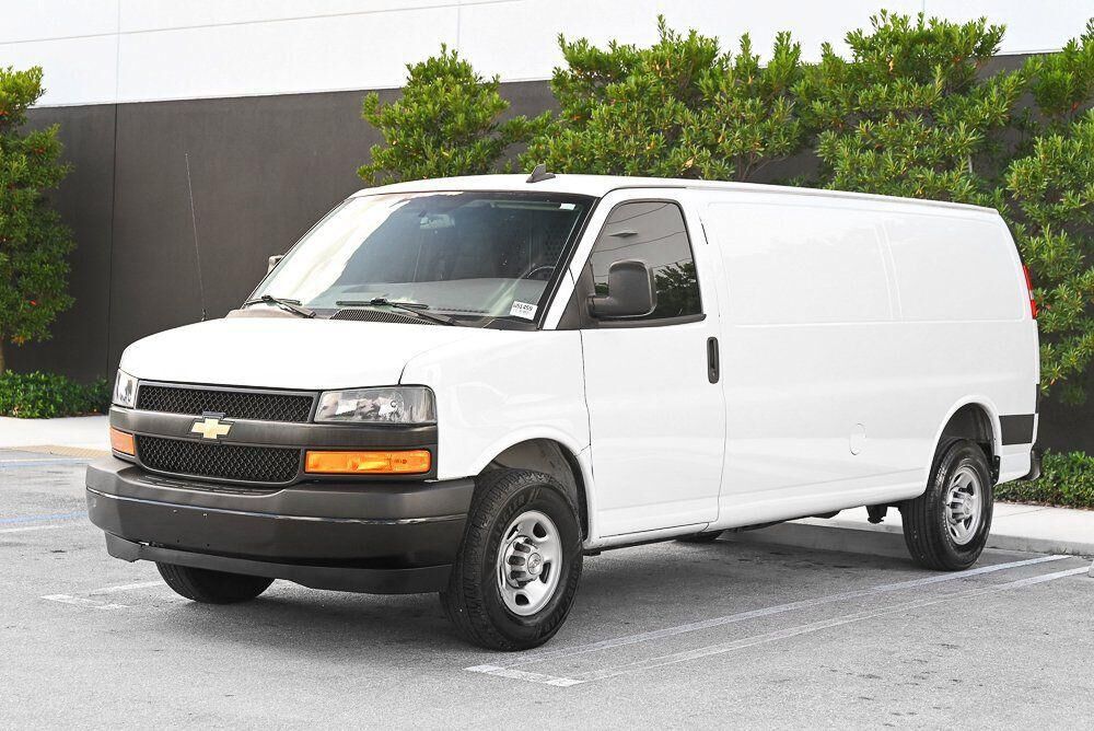 2022 CHEVROLET Express
